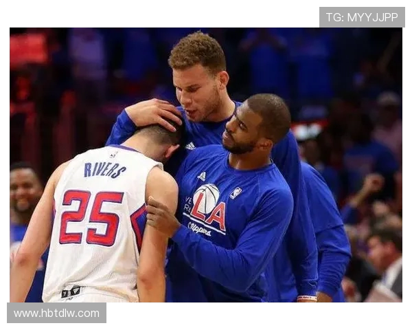 以哈杜对决为看点快船官宣训练照预热明日战火箭常规赛焦点之战